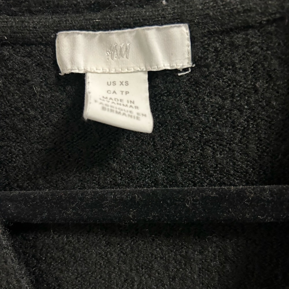 H&M sweater - Picture 3 of 3
